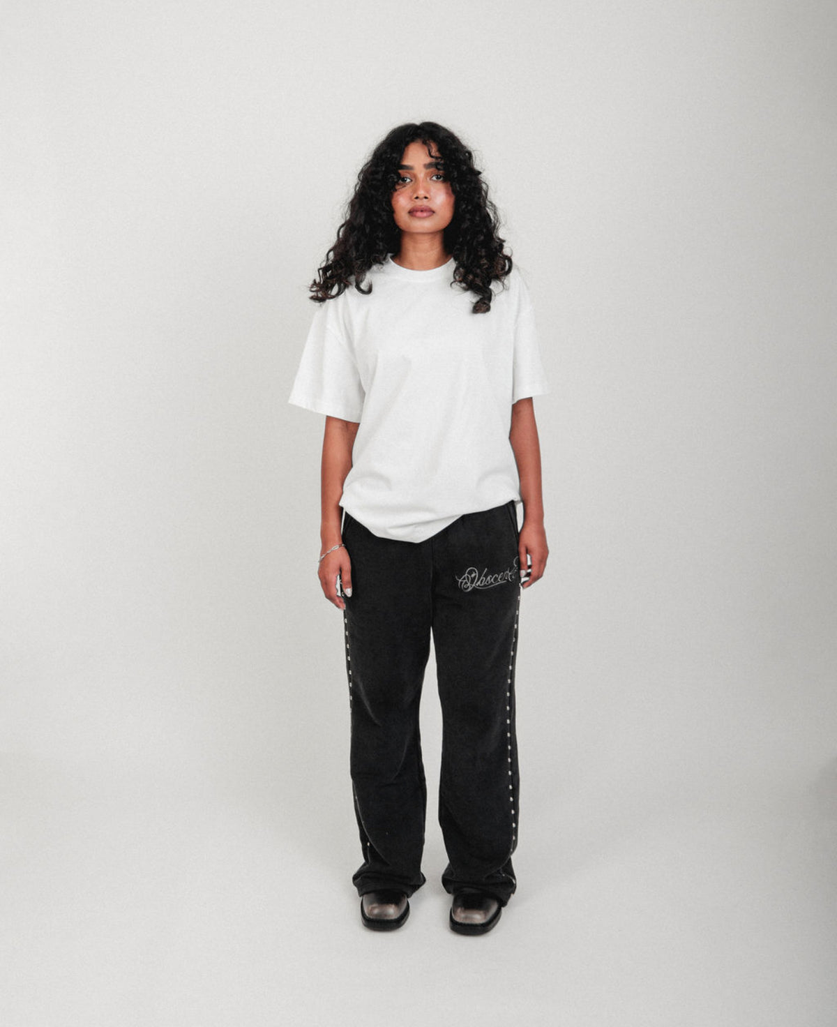 ANNIVERSARY ESSENTIAL TEE (WHITE)