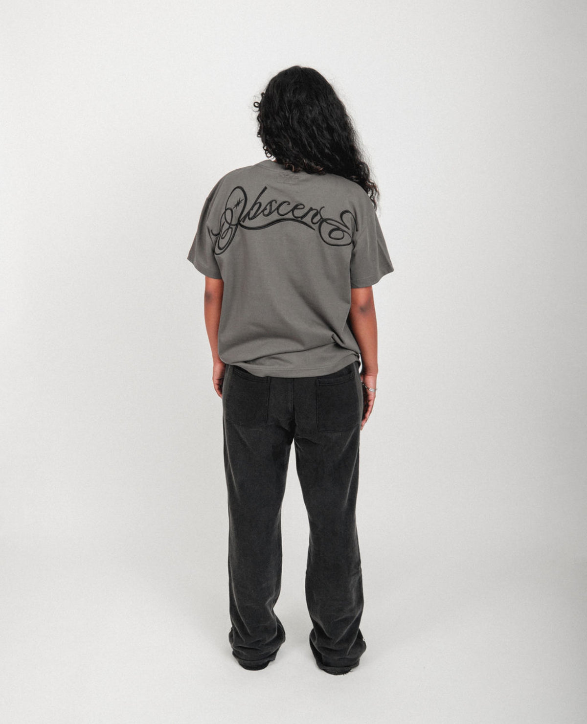 ANNIVERSARY ESSENTIAL TEE (CHARCOAL)