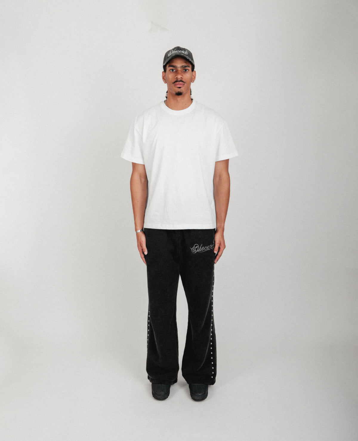 ANNIVERSARY ESSENTIAL TEE (WHITE)
