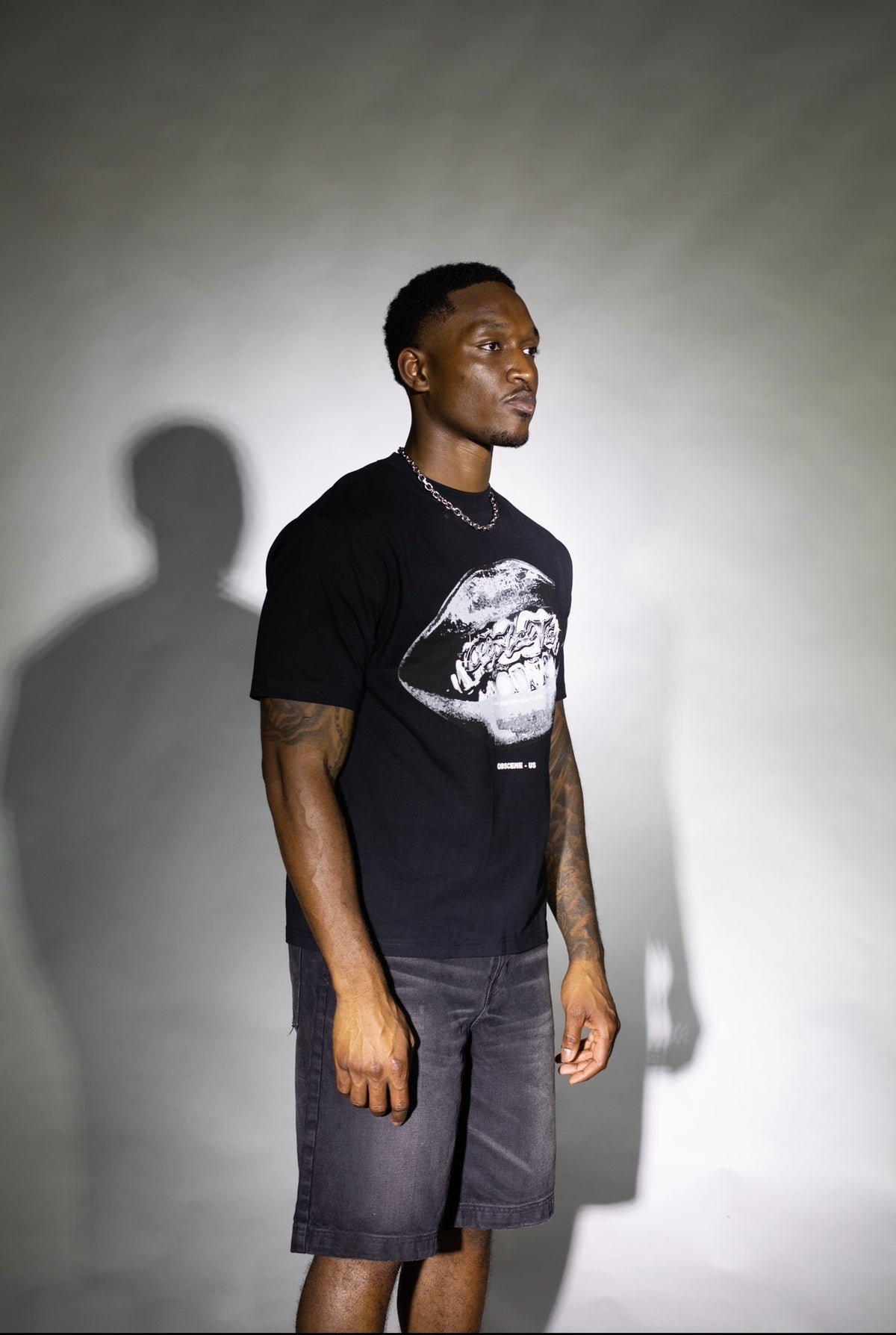 CONCRETE GRAPHIC TEE (BLACK)